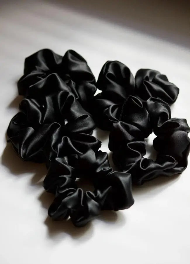 Silk Scrunchie – Black